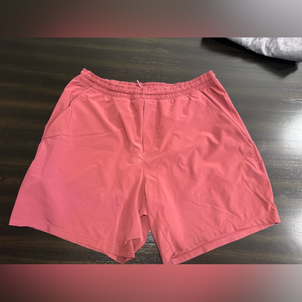 Lululemon Men’s XL short 7 inch inseam